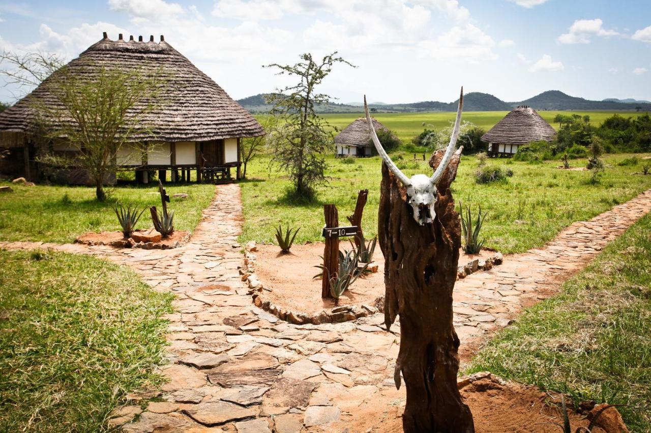 Apoka Safari Lodge Loitanit Bagian luar foto